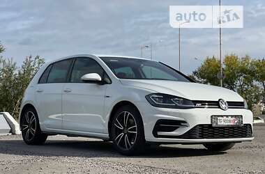 Хетчбек Volkswagen Golf 2020 в Ужгороді