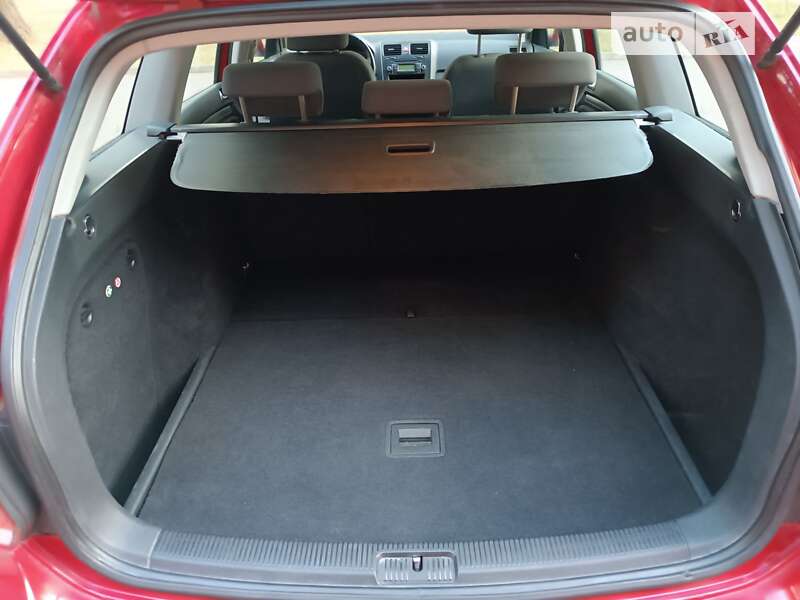 Універсал Volkswagen Golf 2009 в Рівному