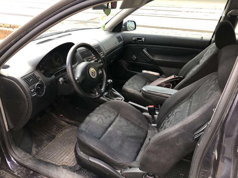 Хетчбек Volkswagen Golf 1999 в Києві