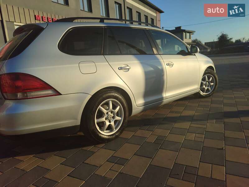 Универсал Volkswagen Golf 2009 в Владимире