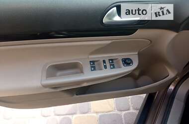 Універсал Volkswagen Golf 2010 в 
