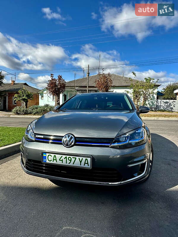 Хетчбек Volkswagen Golf 2017 в Умані