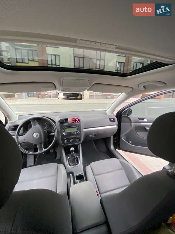 Хэтчбек Volkswagen Golf 2006 в Тернополе