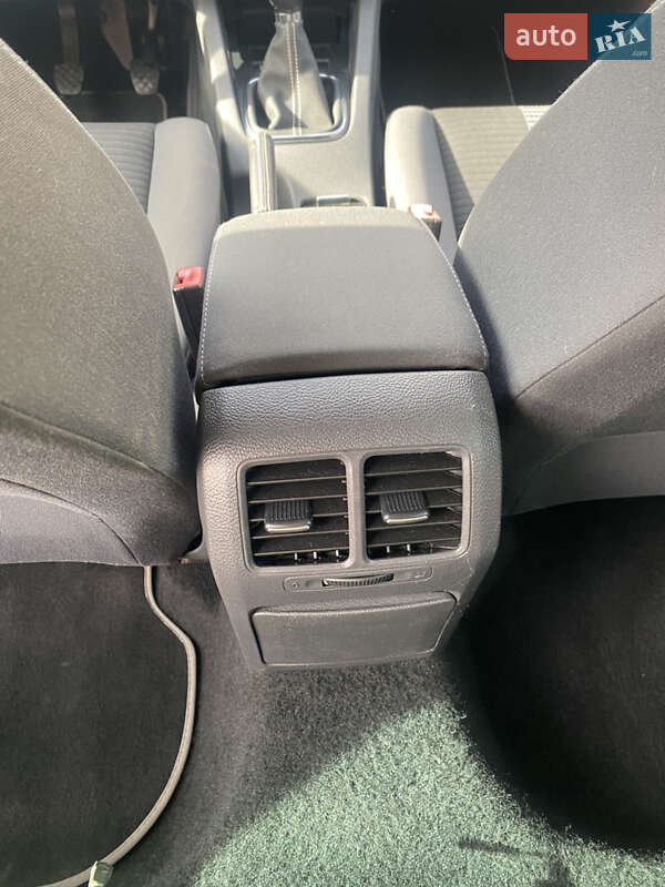 Хетчбек Volkswagen Golf 2008 в Хмельницькому