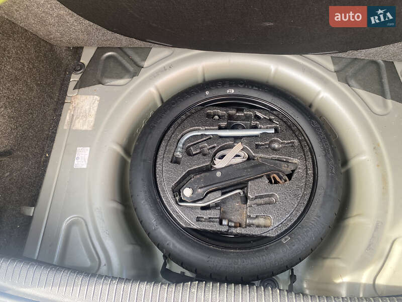 Хетчбек Volkswagen Golf 2008 в Хмельницькому