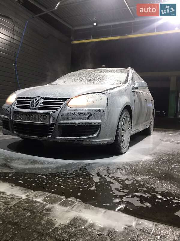 Универсал Volkswagen Golf 2009 в Дрогобыче