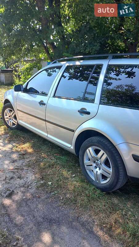 Універсал Volkswagen Golf 2005 в Глухові