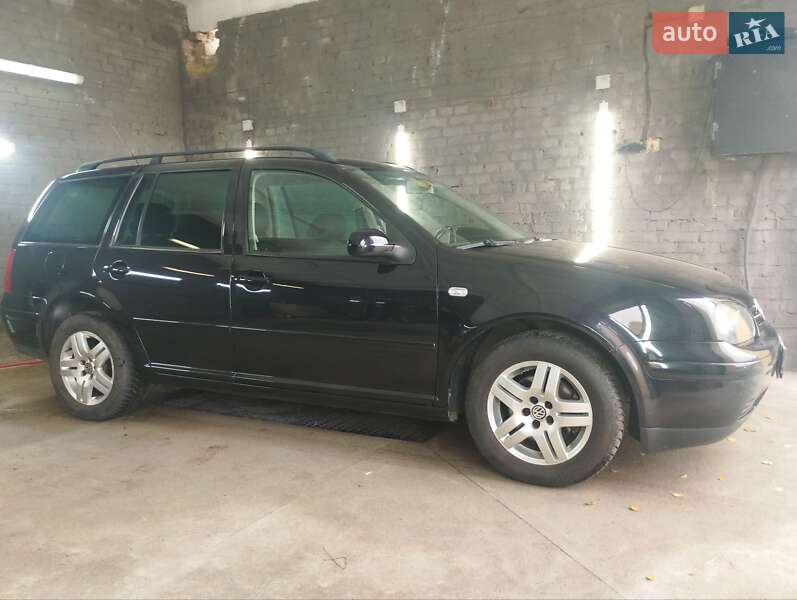 Універсал Volkswagen Golf 2006 в Нововолинську