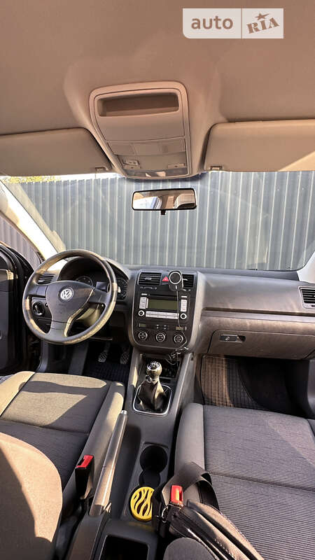 Хетчбек Volkswagen Golf 2006 в Ужгороді