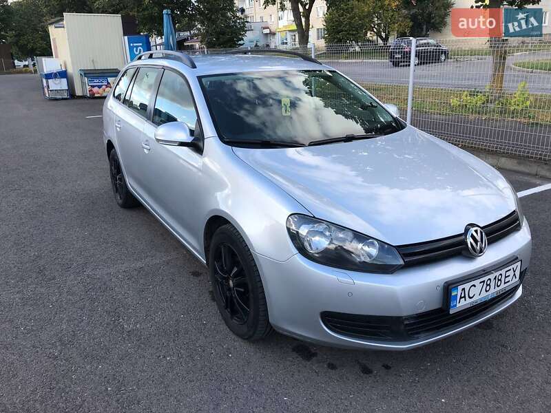 Универсал Volkswagen Golf 2010 в 