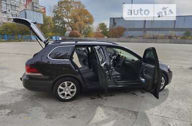 Універсал Volkswagen Golf 2012 в Чернівцях