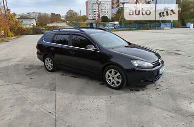 Універсал Volkswagen Golf 2012 в Чернівцях