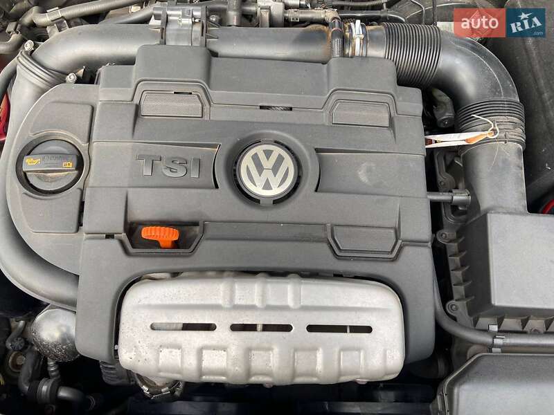 Хетчбек Volkswagen Golf 2012 в Черкасах