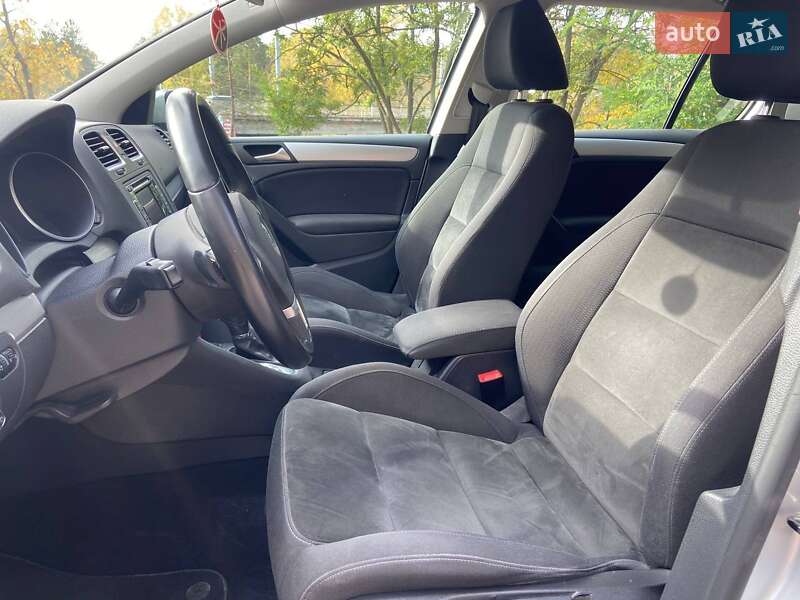 Хетчбек Volkswagen Golf 2012 в Черкасах