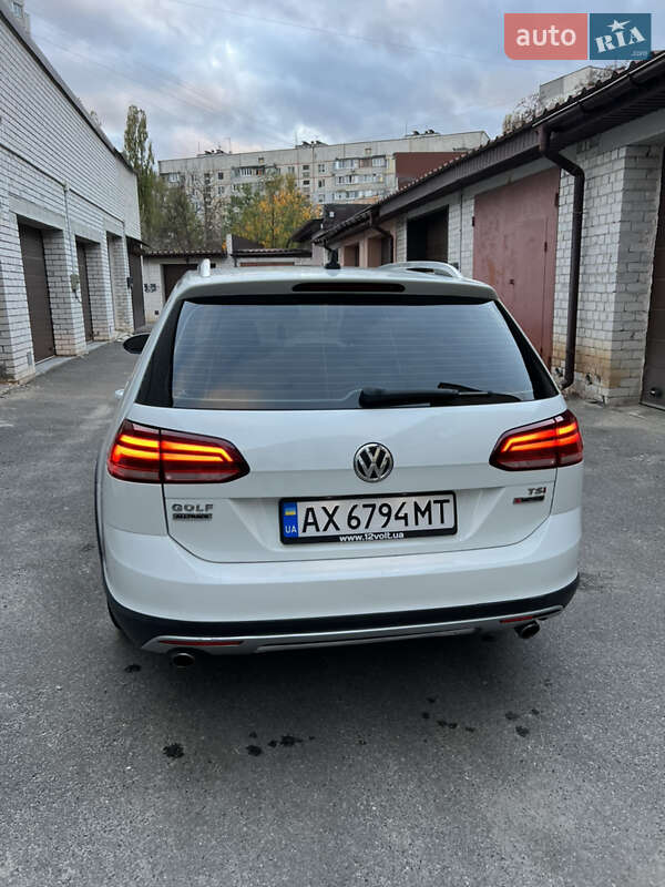 Універсал Volkswagen Golf 2017 в Харкові