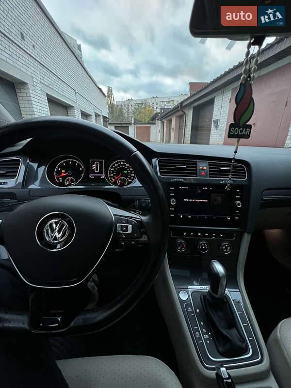 Універсал Volkswagen Golf 2017 в Харкові