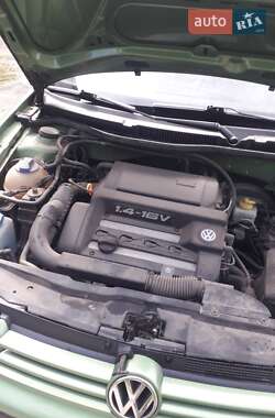 Хэтчбек Volkswagen Golf 1999 в 
