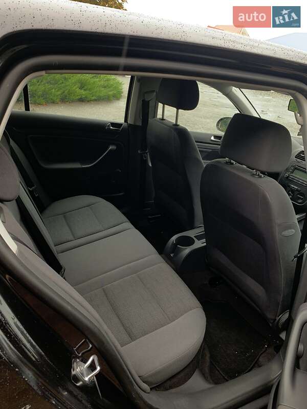 Хетчбек Volkswagen Golf 2005 в Захарівці