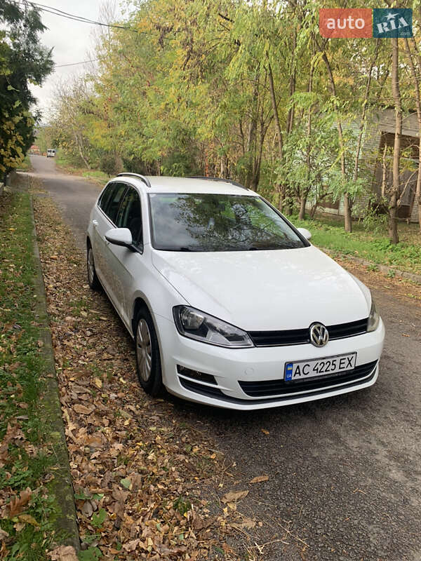 Универсал Volkswagen Golf 2015 в Луцке