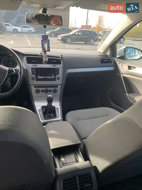 Универсал Volkswagen Golf 2015 в Луцке