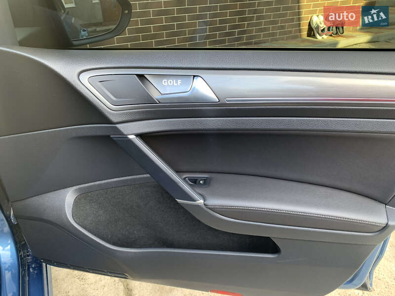 Хетчбек Volkswagen Golf 2013 в Заставній