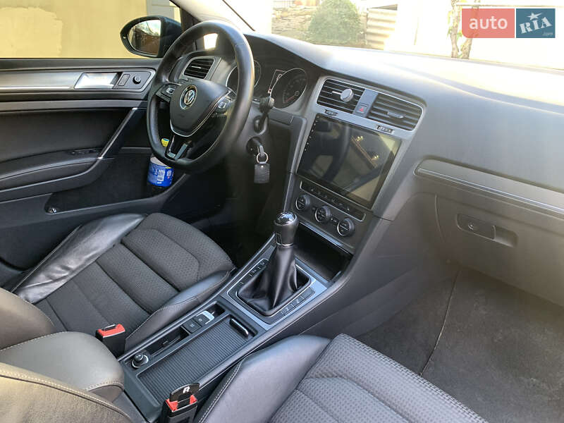 Хетчбек Volkswagen Golf 2013 в Заставній