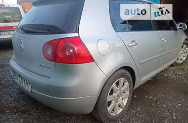 Хэтчбек Volkswagen Golf 2004 в Старой Синяве