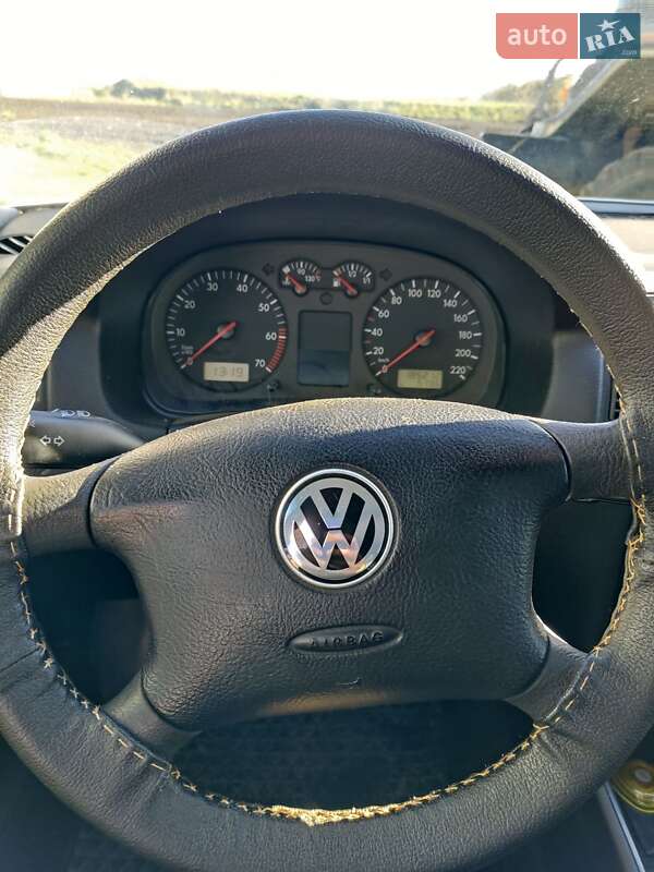 Універсал Volkswagen Golf 2002 в Миргороді