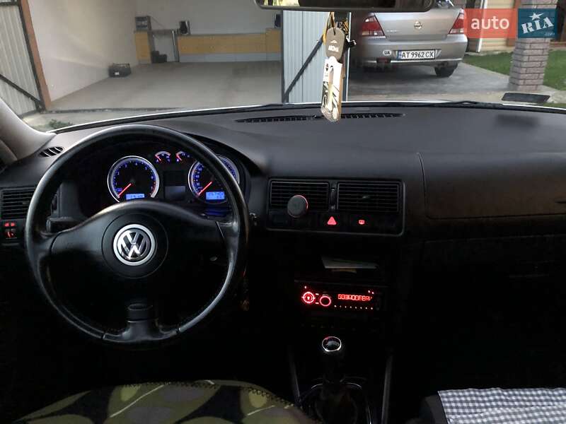 Хэтчбек Volkswagen Golf 2002 в Косове