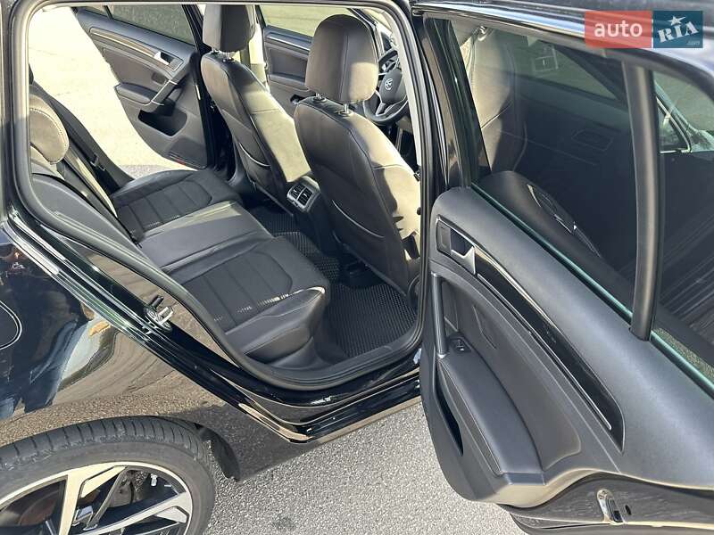 Універсал Volkswagen Golf 2015 в Харкові
