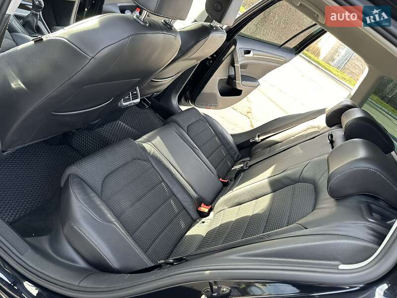 Універсал Volkswagen Golf 2015 в Харкові