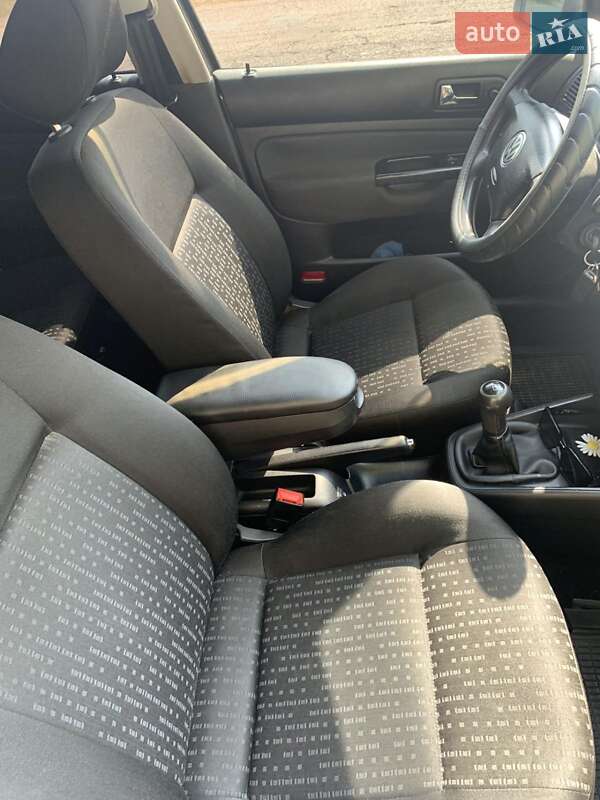 Хэтчбек Volkswagen Golf 2003 в Житомире фото 5 Хэтчбек Volkswagen Golf 2003 в Житомире
