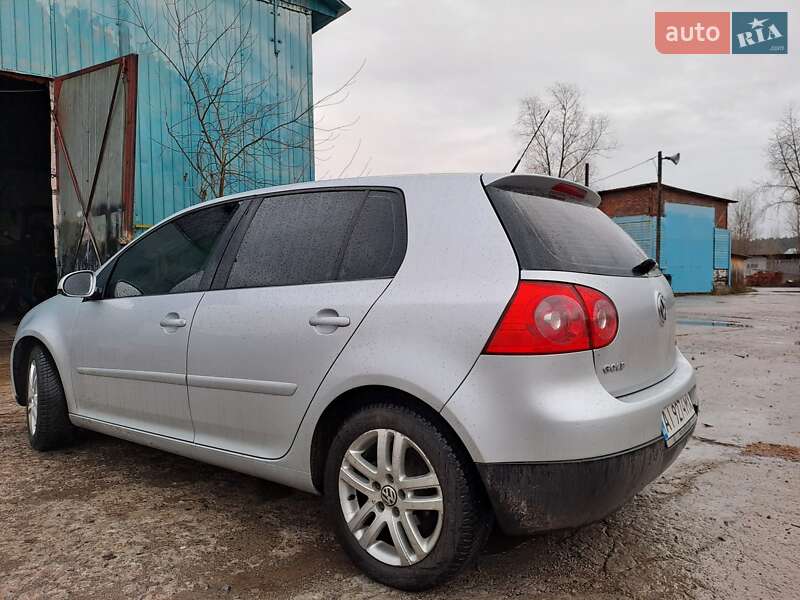 Хетчбек Volkswagen Golf 2008 в Ізюмі