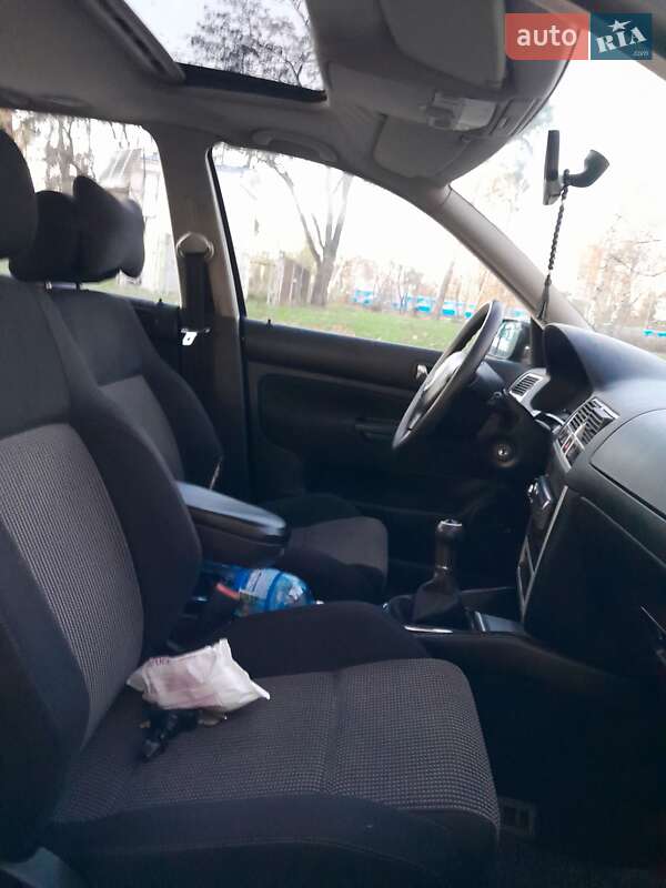 Хэтчбек Volkswagen Golf 2000 в Киеве