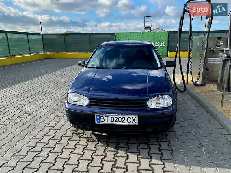 Хетчбек Volkswagen Golf 2002 в Одесі