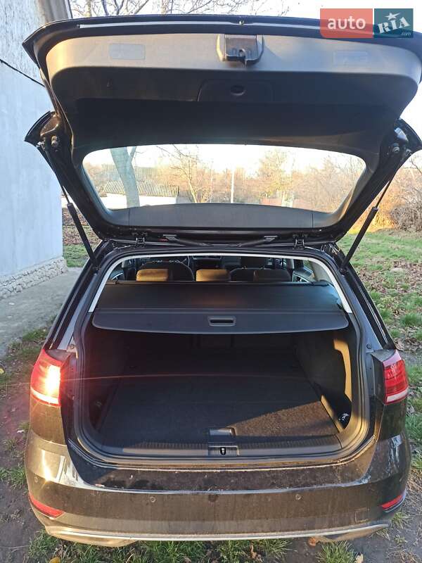 Універсал Volkswagen Golf 2019 в Умані