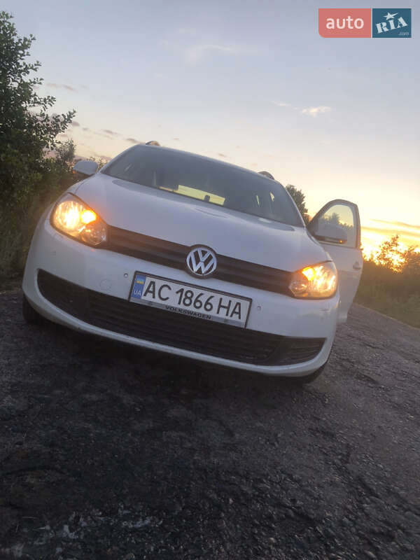 Универсал Volkswagen Golf 2011 в Луцке