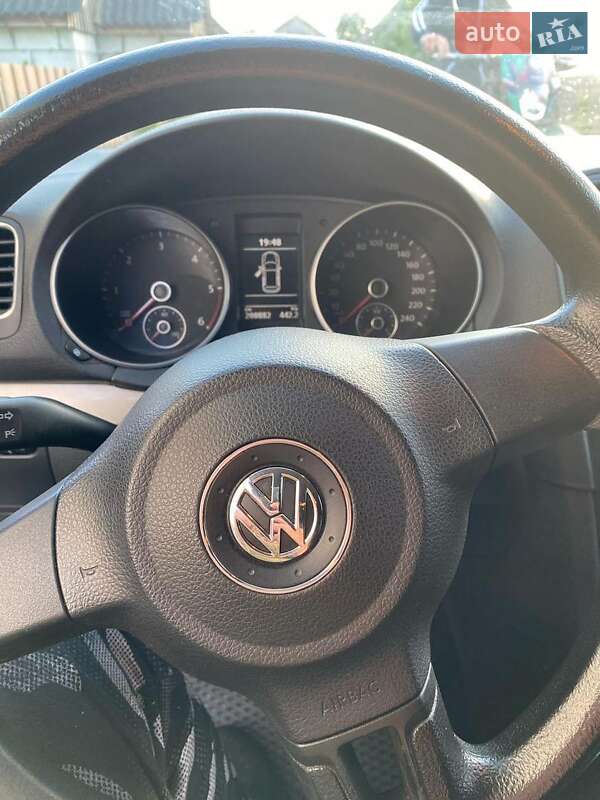 Универсал Volkswagen Golf 2011 в Луцке