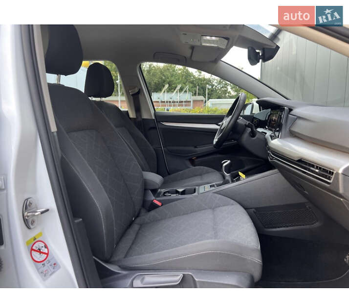 Хетчбек Volkswagen Golf 2020 в Дніпрі