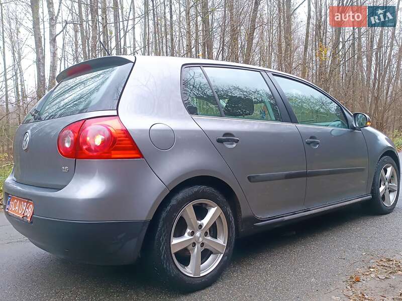Volkswagen Golf 2005