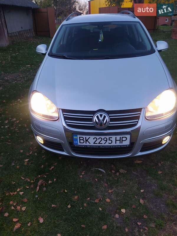 Универсал Volkswagen Golf 2008 в Здолбунове