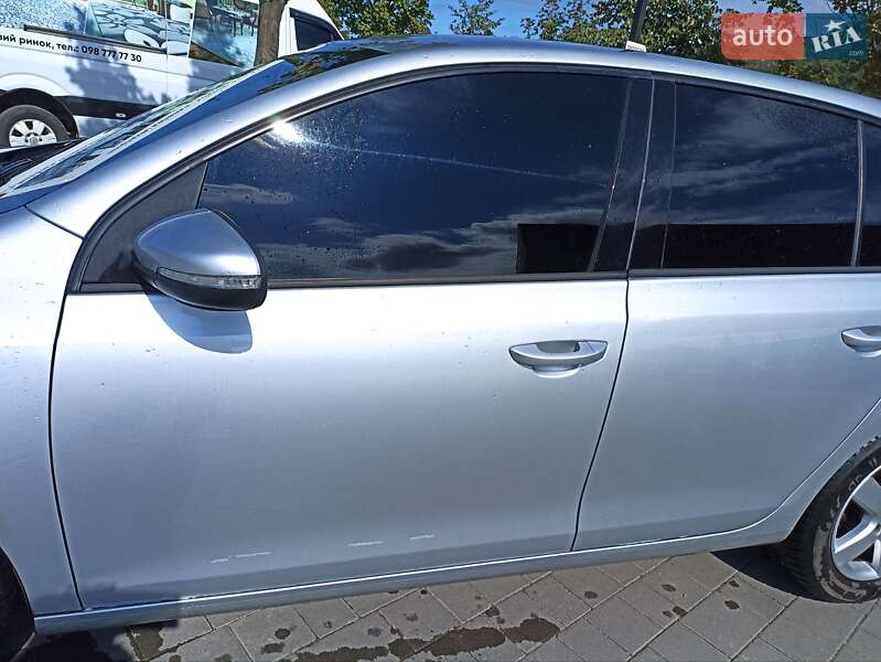 Хэтчбек Volkswagen Golf 2012 в Виноградове