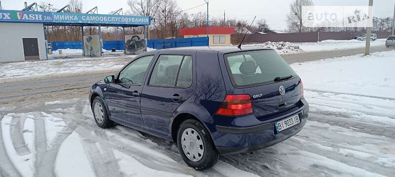 Хетчбек Volkswagen Golf 2002 в Гадячі