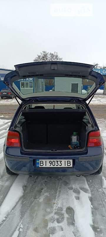 Хетчбек Volkswagen Golf 2002 в Гадячі
