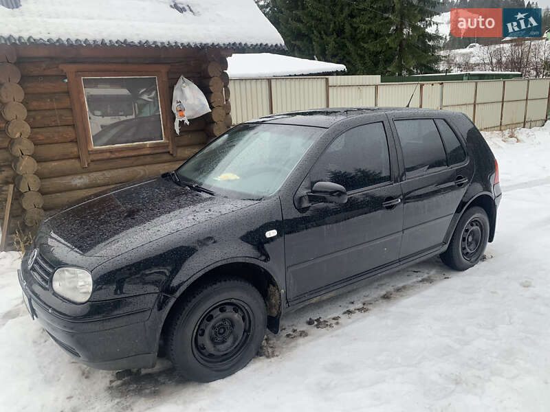 Хетчбек Volkswagen Golf 2003 в Ворохті