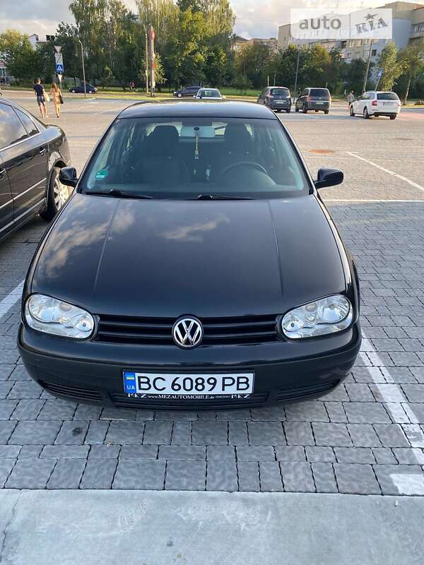 Хэтчбек Volkswagen Golf 2001 в Полтаве