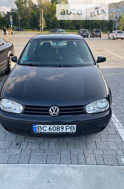 Хетчбек Volkswagen Golf 2001 в Полтаві