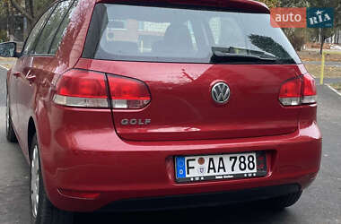 Хэтчбек Volkswagen Golf 2010 в 