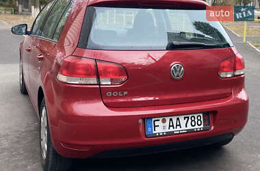 Хэтчбек Volkswagen Golf 2010 в 