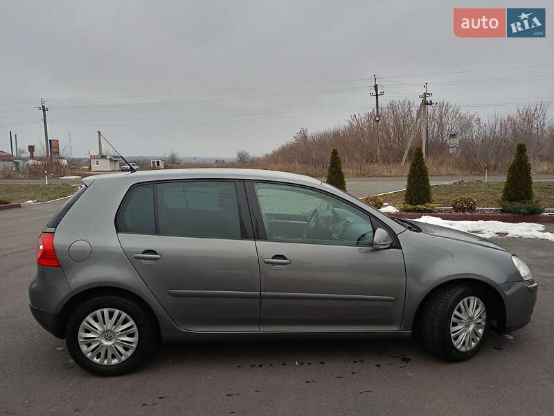 Хетчбек Volkswagen Golf 2008 в Благовіщенську